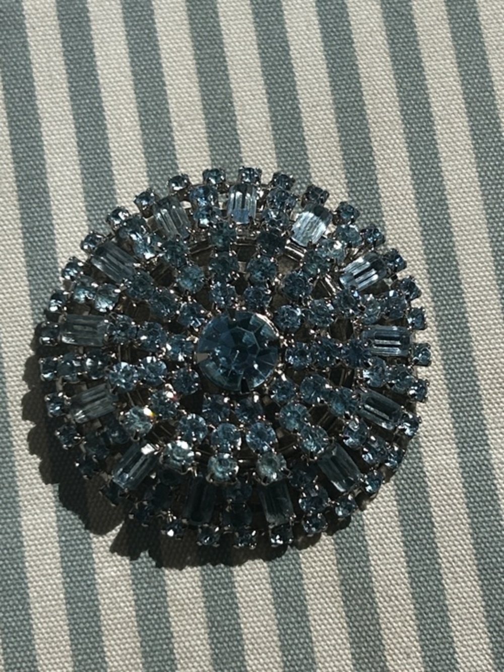 Blue Crystal Round Brooch - Women Jewelry